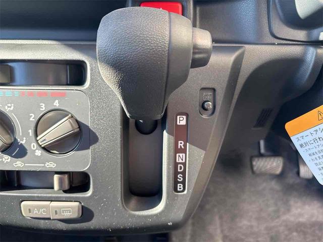 ミライース Ｌ　ＳＡＩＩＩ　クリアランスソナー　衝突被害軽減システム　オートマチックハイビーム　オートライト　キーレスエントリー　アイドリングストップ　ＡＴ　ＡＢＳ　ＥＳＣ　エアコン　パワーステアリング　パワーウィンドウ（9枚目）