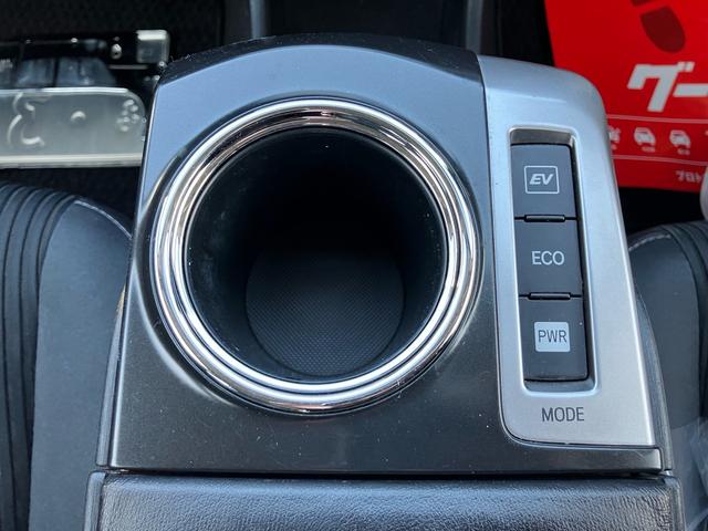 プリウスアルファ S ETC搭載 車両接近通報装置 EVドライブモード パワーモードスイッチ バックカメラ シガーソケット スマートキー 地上デジタル 電動格納ミラー(43枚目)
