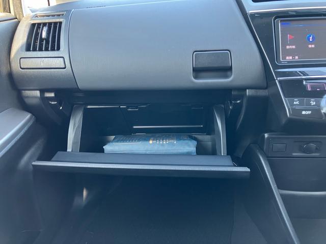 プリウスアルファ S ETC搭載 車両接近通報装置 EVドライブモード パワーモードスイッチ バックカメラ シガーソケット スマートキー 地上デジタル 電動格納ミラー(48枚目)