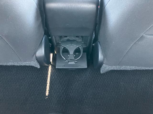 プリウスアルファ S ETC搭載 車両接近通報装置 EVドライブモード パワーモードスイッチ バックカメラ シガーソケット スマートキー 地上デジタル 電動格納ミラー(57枚目)