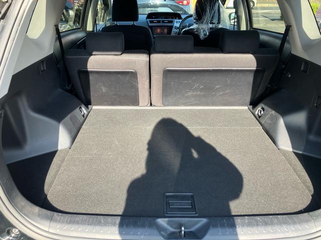 プリウスアルファ S ETC搭載 車両接近通報装置 EVドライブモード パワーモードスイッチ バックカメラ シガーソケット スマートキー 地上デジタル 電動格納ミラー(58枚目)