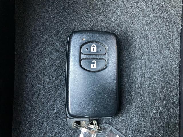 プリウスアルファ S ETC搭載 車両接近通報装置 EVドライブモード パワーモードスイッチ バックカメラ シガーソケット スマートキー 地上デジタル 電動格納ミラー(62枚目)