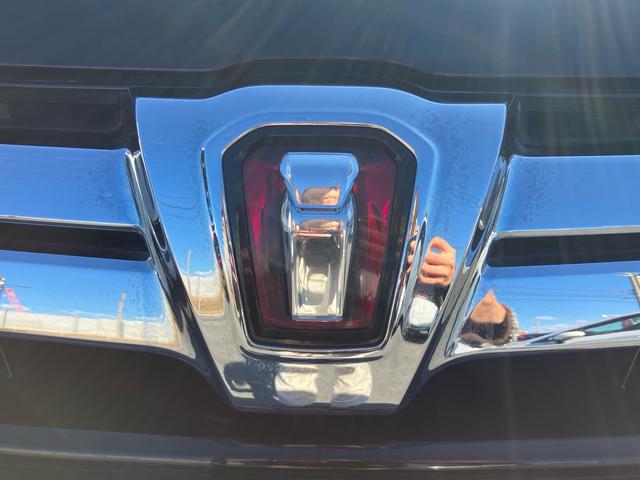 アイシス プラタナ Vセレクション 7人乗り ABS パワースライドドア バックカメラ ワンセグ キーレス 運転席・助手席SRSエアバッグ オートライト 3列シート(7枚目)