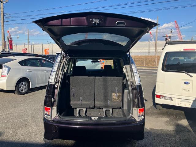 アイシス プラタナ Vセレクション 7人乗り ABS パワースライドドア バックカメラ ワンセグ キーレス 運転席・助手席SRSエアバッグ オートライト 3列シート(31枚目)