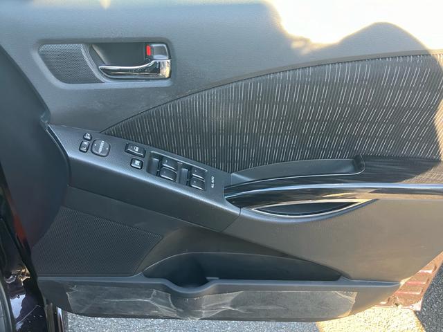 アイシス プラタナ Vセレクション 7人乗り ABS パワースライドドア バックカメラ ワンセグ キーレス 運転席・助手席SRSエアバッグ オートライト 3列シート(38枚目)