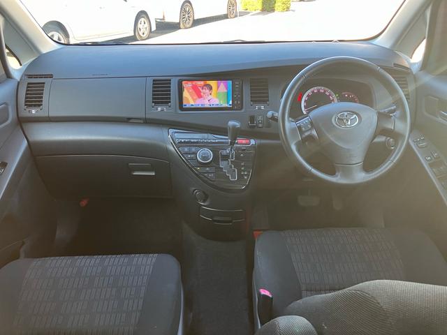 アイシス プラタナ Vセレクション 7人乗り ABS パワースライドドア バックカメラ ワンセグ キーレス 運転席・助手席SRSエアバッグ オートライト 3列シート(62枚目)