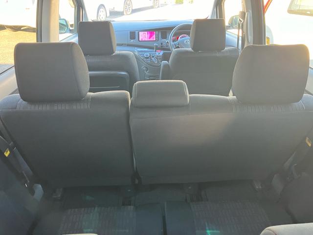 アイシス プラタナ Vセレクション 7人乗り ABS パワースライドドア バックカメラ ワンセグ キーレス 運転席・助手席SRSエアバッグ オートライト 3列シート(69枚目)