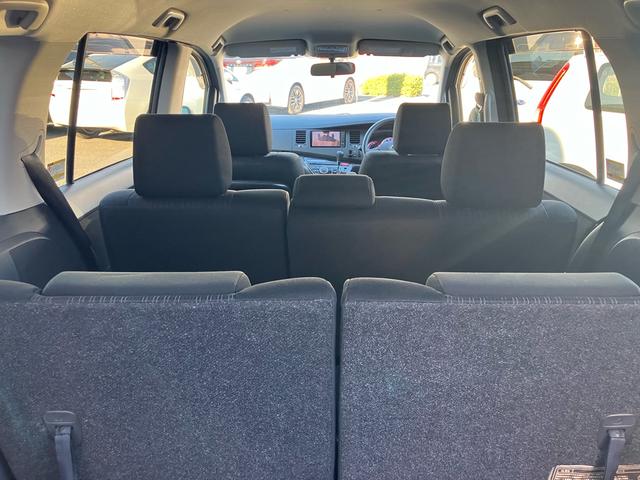 アイシス プラタナ Vセレクション 7人乗り ABS パワースライドドア バックカメラ ワンセグ キーレス 運転席・助手席SRSエアバッグ オートライト 3列シート(70枚目)