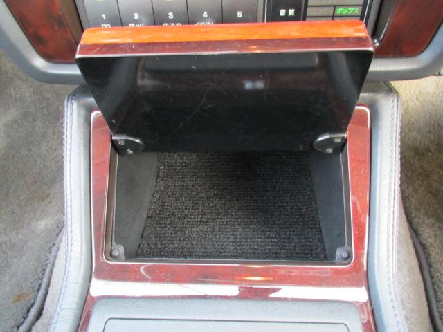 センチュリー Eタイプ ワンオーナー 本革シート エアサス 後席リアリフレッシングシート 全席パワーシート 全席シートヒーター CDステレオ ノーマル車(23枚目)