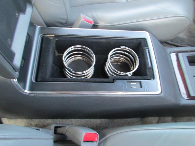 センチュリー Eタイプ ワンオーナー 本革シート エアサス 後席リアリフレッシングシート 全席パワーシート 全席シートヒーター CDステレオ ノーマル車(28枚目)