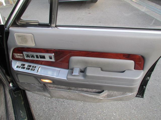 センチュリー Eタイプ ワンオーナー 本革シート エアサス 後席リアリフレッシングシート 全席パワーシート 全席シートヒーター CDステレオ ノーマル車(38枚目)