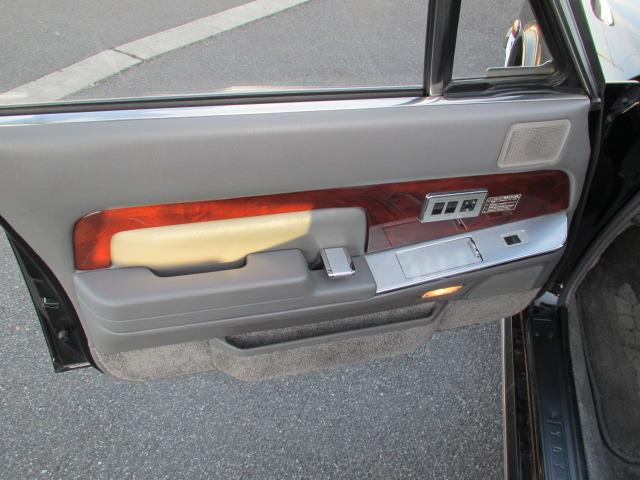 センチュリー Eタイプ ワンオーナー 本革シート エアサス 後席リアリフレッシングシート 全席パワーシート 全席シートヒーター CDステレオ ノーマル車(41枚目)