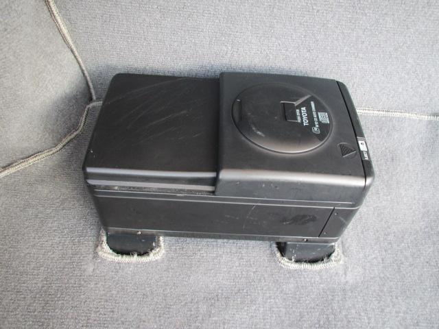 センチュリー Eタイプ ワンオーナー 本革シート エアサス 後席リアリフレッシングシート 全席パワーシート 全席シートヒーター CDステレオ ノーマル車(49枚目)