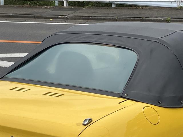 ビート ベースグレード　５速マニュアル　幌マニュアル式ソフトトップ　ミッドシップエンジン　３気筒１２バルブエンジン　エアコン　パワーウインドウ　ＭＯＭＯステアリング　フロント社外１３インチアルミ　リア社外１４インチアルミ（22枚目）