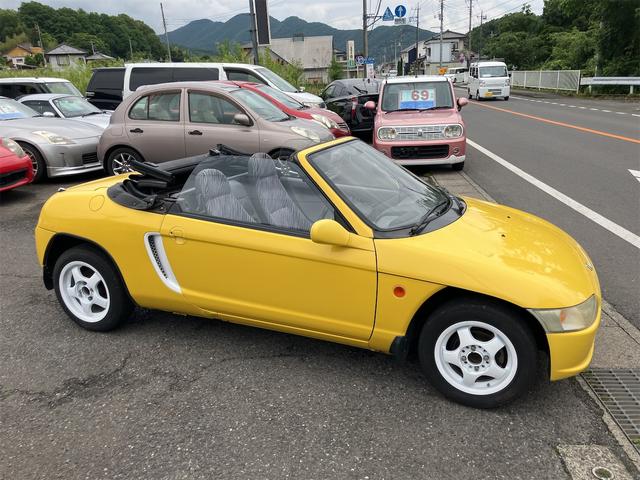 ビート ベースグレード　５速マニュアル　幌マニュアル式ソフトトップ　ミッドシップエンジン　３気筒１２バルブエンジン　エアコン　パワーウインドウ　ＭＯＭＯステアリング　フロント社外１３インチアルミ　リア社外１４インチアルミ（35枚目）