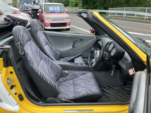 ビート ベースグレード　５速マニュアル　幌マニュアル式ソフトトップ　ミッドシップエンジン　３気筒１２バルブエンジン　エアコン　パワーウインドウ　ＭＯＭＯステアリング　フロント社外１３インチアルミ　リア社外１４インチアルミ（50枚目）