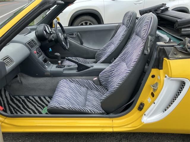 ビート ベースグレード　５速マニュアル　幌マニュアル式ソフトトップ　ミッドシップエンジン　３気筒１２バルブエンジン　エアコン　パワーウインドウ　ＭＯＭＯステアリング　フロント社外１３インチアルミ　リア社外１４インチアルミ（59枚目）