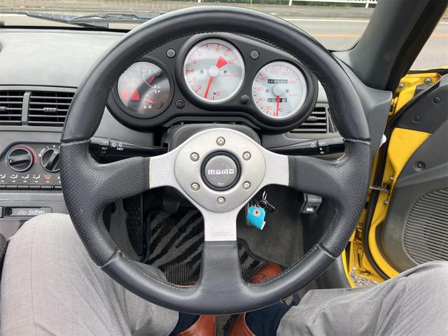 ビート ベースグレード　５速マニュアル　幌マニュアル式ソフトトップ　ミッドシップエンジン　３気筒１２バルブエンジン　エアコン　パワーウインドウ　ＭＯＭＯステアリング　フロント社外１３インチアルミ　リア社外１４インチアルミ（68枚目）