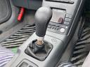 ベースグレード　５速マニュアル　幌マニュアル式ソフトトップ　ミッドシップエンジン　３気筒１２バルブエンジン　エアコン　パワーウインドウ　ＭＯＭＯステアリング　フロント社外１３インチアルミ　リア社外１４インチアルミ（77枚目）