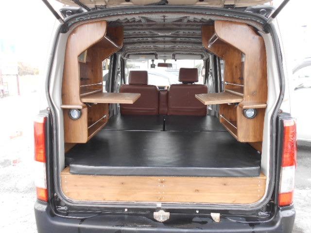 エブリイワゴン ＪＰ　キャンピング仕様　ベットキッド　ルールキャリア　インバーターＡＣ１００Ｖコンセット　冷凍冷蔵庫　床下収納　革調シートカバー　ナビ　ＥＴＣ　ドライブレコーダー　電動格納ミラー　Ｗエアバック　キーレス（5枚目）