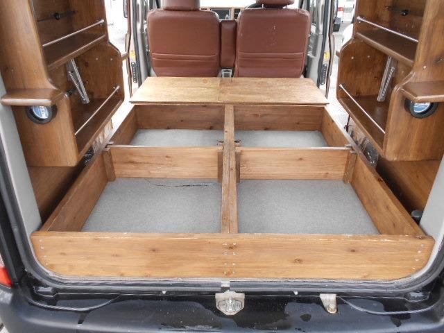 エブリイワゴン ＪＰ　キャンピング仕様　ベットキッド　ルールキャリア　インバーターＡＣ１００Ｖコンセット　冷凍冷蔵庫　床下収納　革調シートカバー　ナビ　ＥＴＣ　ドライブレコーダー　電動格納ミラー　Ｗエアバック　キーレス（15枚目）