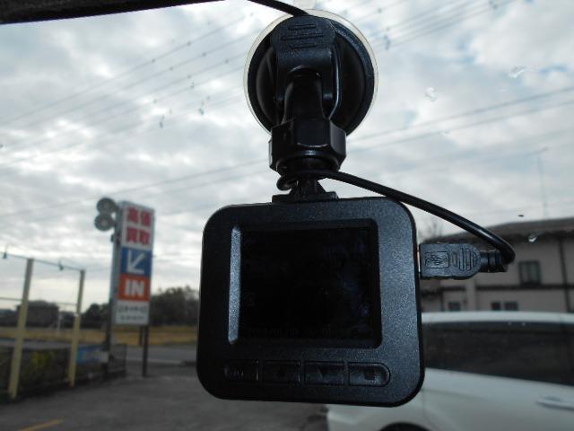 エブリイワゴン ＪＰ　キャンピング仕様　ベットキッド　ルールキャリア　インバーターＡＣ１００Ｖコンセット　冷凍冷蔵庫　床下収納　革調シートカバー　ナビ　ＥＴＣ　ドライブレコーダー　電動格納ミラー　Ｗエアバック　キーレス（31枚目）