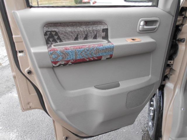 エブリイワゴン ＪＰ　キャンピング仕様　ベットキッド　ルールキャリア　インバーターＡＣ１００Ｖコンセット　冷凍冷蔵庫　床下収納　革調シートカバー　ナビ　ＥＴＣ　ドライブレコーダー　電動格納ミラー　Ｗエアバック　キーレス（34枚目）