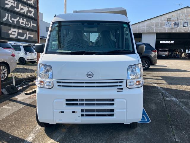 NV100クリッパーバン DX クリアランスソナー レーンアシスト パークアシスト アイドリングストップ インテリジェントエマージェンシーブレーキ エアバック エアコン 積載量350kg(4枚目)