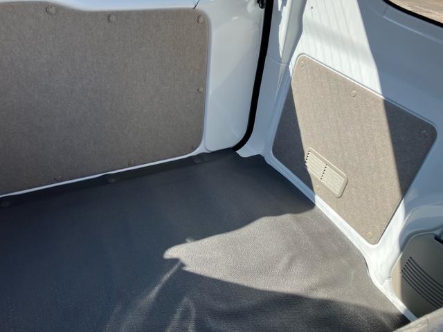 NV100クリッパーバン DX クリアランスソナー レーンアシスト パークアシスト アイドリングストップ インテリジェントエマージェンシーブレーキ エアバック エアコン 積載量350kg(66枚目)