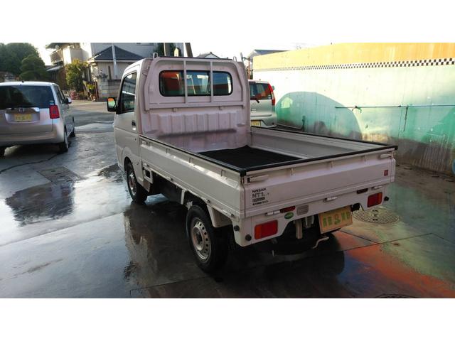 ＮＴ１００クリッパートラック ＤＸ　エアコン　パワーステアリング　運転席側エアバッグ　ライトレベライザー　ＡＭＦＭラジオ　オートマ車　三方開　最大積載量３５０ｋｇ（8枚目）