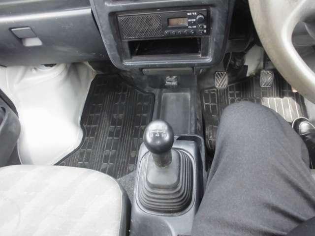 キャリイトラック 4WD ダンプ 5速マニュアル 66,000km 修復歴無し エアコン パワステ 純正ラジオ 5MT(15枚目)