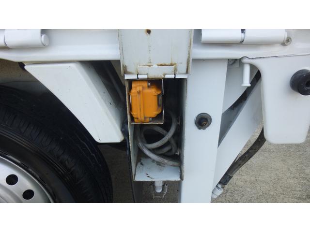 キャリイトラック 垂直式ゲートリフター 3方開 4WD ガレージ保管禁煙(15枚目)