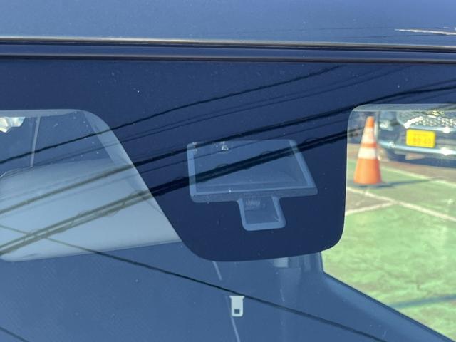 フレアクロスオーバー ＸＧ　衝突防止装置　Ａストップ　盗難防止　安全ボディ　パワーウィンドウ　ブルートゥース　ＤＳＣ　地デジ　スマートキ　パワーステアリング　運転席助手席エアバック　運転席シートヒーター　ＤＶＤ再生　エアコン（8枚目）