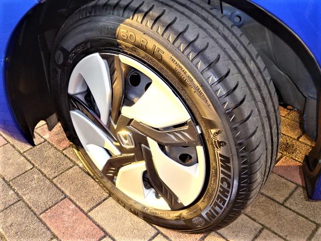 Lパッケージ 1オーナー買取車 SDナビ ハーフレザー(4枚目)