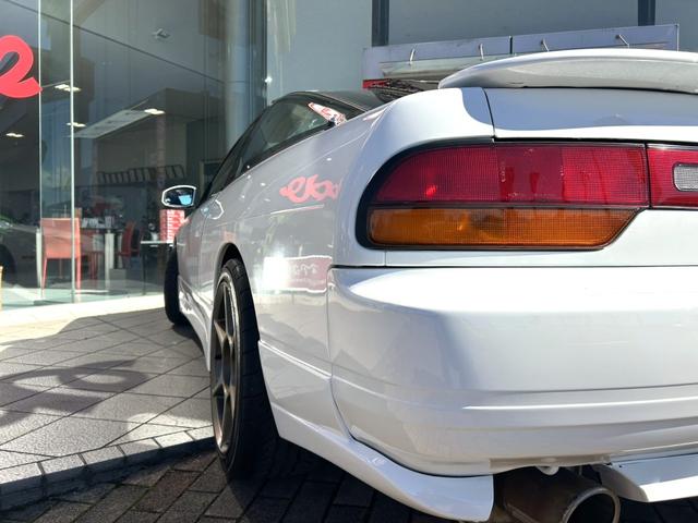 １８０ＳＸ タイプＸ　Ｐ１レーシング１７インチＡＷ　純正ＯＰサイドステップ　リアアンダー（13枚目）