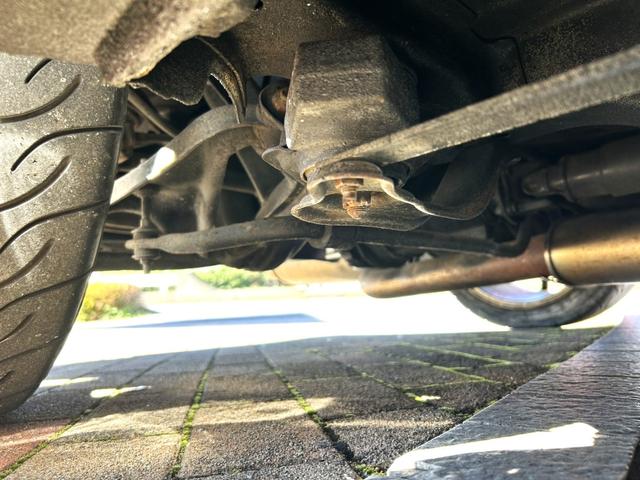 １８０ＳＸ タイプＸ　Ｐ１レーシング１７インチＡＷ　純正ＯＰサイドステップ　リアアンダー（70枚目）