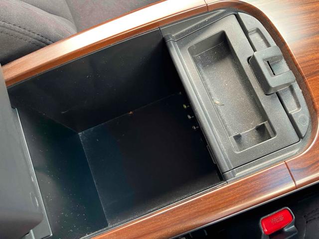 ティアナ ２５０ＸＬ　バックカメラ　サイドカメラ　ナビ　ＴＶ　アルミホイール　オートライト　ＣＶＴ　スマートキー　盗難防止システム　パワーシート　ＣＤ　衝突安全ボディ　ＡＢＳ　ＥＳＣ　エアコン　パワーステアリング（32枚目）