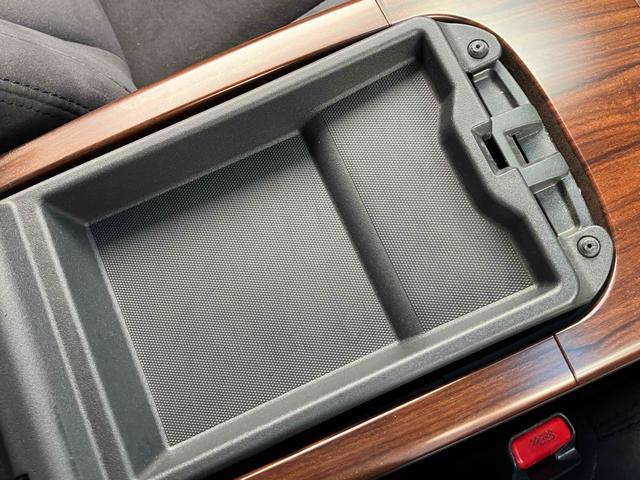 ティアナ ２５０ＸＬ　バックカメラ　サイドカメラ　ナビ　ＴＶ　アルミホイール　オートライト　ＣＶＴ　スマートキー　盗難防止システム　パワーシート　ＣＤ　衝突安全ボディ　ＡＢＳ　ＥＳＣ　エアコン　パワーステアリング（33枚目）