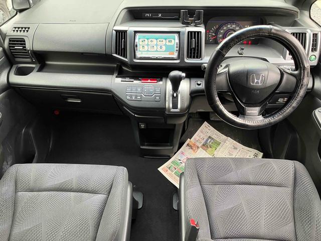 ステップワゴンスパーダ Z ETC TV 両側電動スライドドア HID スマートキー 電動格納ミラー 3列シート CVT アルミホイール CD DVD再生 Bluetooth 盗難防止システム 衝突安全ボディ ABS ESC(2枚目)