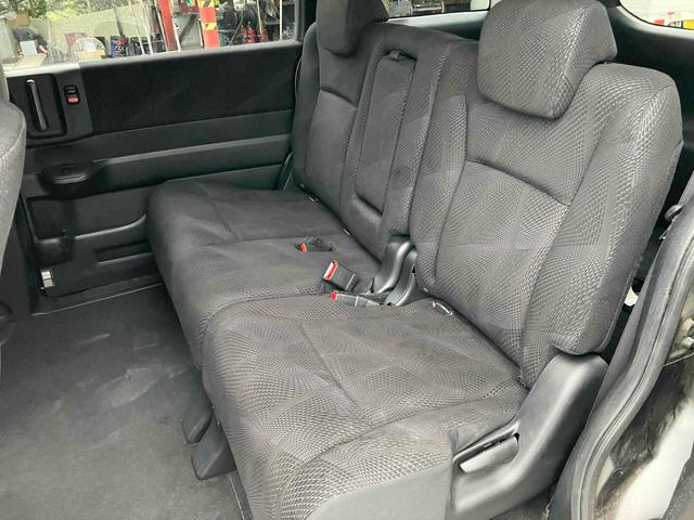 ステップワゴンスパーダ Z ETC TV 両側電動スライドドア HID スマートキー 電動格納ミラー 3列シート CVT アルミホイール CD DVD再生 Bluetooth 盗難防止システム 衝突安全ボディ ABS ESC(28枚目)