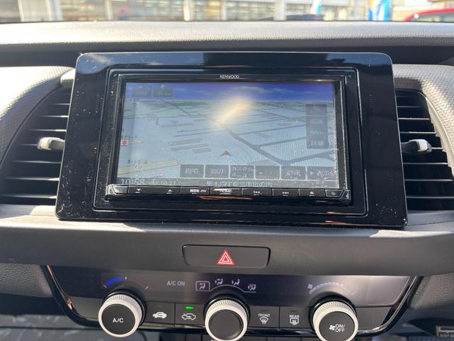 フィット ベーシック　ホンダセンシング　メモリーナビ　地デジ　Ｂｌｕｅｔｏｏｔｈ　渋滞追従クルーズコントロール　オートハイビーム　パーキングブレーキ　クリアランスソナー　ＥＴＣ　アイドリングストップ（22枚目）