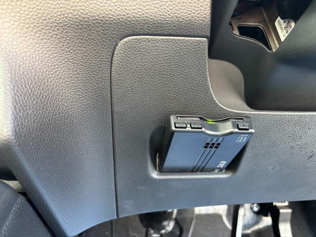 フィット ベーシック　ホンダセンシング　メモリーナビ　地デジ　Ｂｌｕｅｔｏｏｔｈ　渋滞追従クルーズコントロール　オートハイビーム　パーキングブレーキ　クリアランスソナー　ＥＴＣ　アイドリングストップ（26枚目）