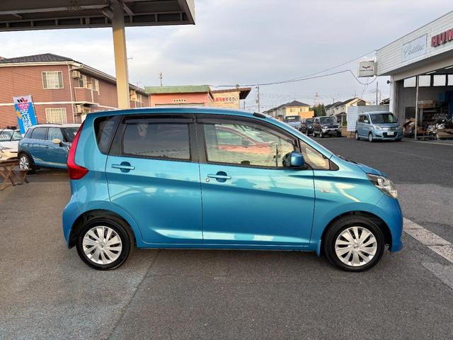 デイズ Ｊ　純正メモリーナビ　フルセグ　電動格納ミラー　キーレスエントリー　ヘッドライトレベライザー　ベンチシート　衝突安全ボディ　プライバシーガラス（5枚目）