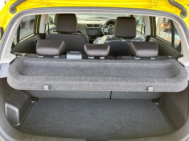 スイフトスポーツ 　６速マニュアル　メモリーナビ　バックカメラ　フルセグ　クルーズコントロール　プッシュスタート　ＥＴＣ　フォグランプ　アルミペダル　電動格納ミラー　オートエアコン（15枚目）