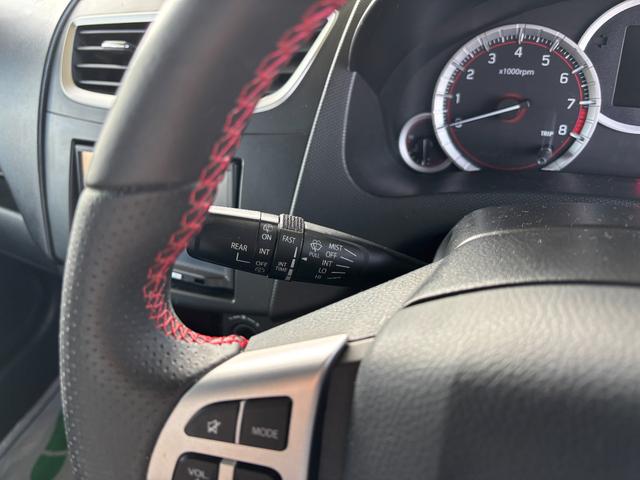 スイフトスポーツ 　６速マニュアル　メモリーナビ　バックカメラ　フルセグ　クルーズコントロール　プッシュスタート　ＥＴＣ　フォグランプ　アルミペダル　電動格納ミラー　オートエアコン（20枚目）