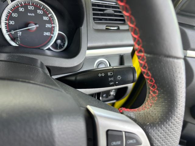 スイフトスポーツ 　６速マニュアル　メモリーナビ　バックカメラ　フルセグ　クルーズコントロール　プッシュスタート　ＥＴＣ　フォグランプ　アルミペダル　電動格納ミラー　オートエアコン（21枚目）