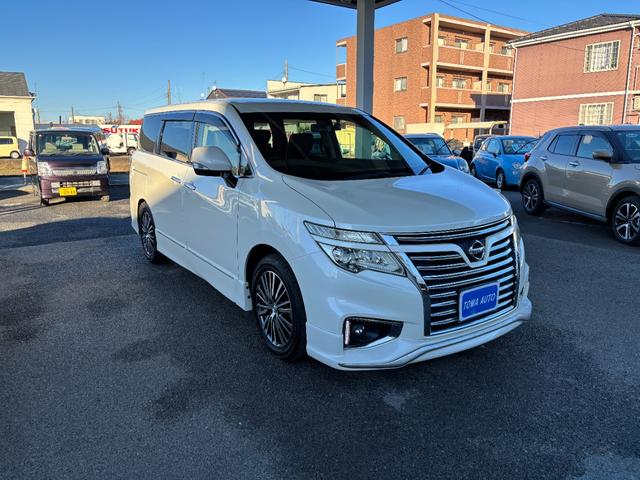 エルグランド ２５０ハイウェイスター　後期型　純正ナビ　フルセグ　走行中ＴＶ視聴可　バックカメラ　純正フリップダウンモニター　両側電動スライドドア　ハーフレザーシート　フロントスポイラーデイライト　オットマン　ドライブレコーダー前後（7枚目）