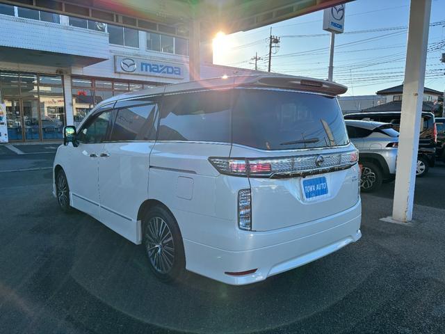 エルグランド ２５０ハイウェイスター　後期型　純正ナビ　フルセグ　走行中ＴＶ視聴可　バックカメラ　純正フリップダウンモニター　両側電動スライドドア　ハーフレザーシート　フロントスポイラーデイライト　オットマン　ドライブレコーダー前後（10枚目）