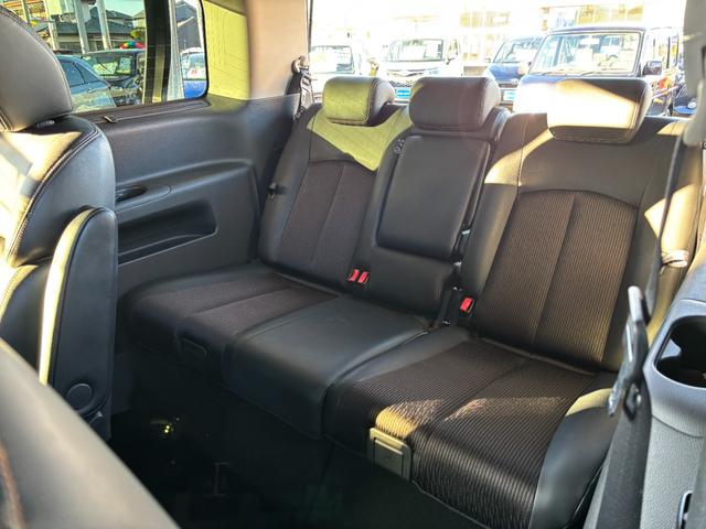 エルグランド ２５０ハイウェイスター　後期型　純正ナビ　フルセグ　走行中ＴＶ視聴可　バックカメラ　純正フリップダウンモニター　両側電動スライドドア　ハーフレザーシート　フロントスポイラーデイライト　オットマン　ドライブレコーダー前後（19枚目）