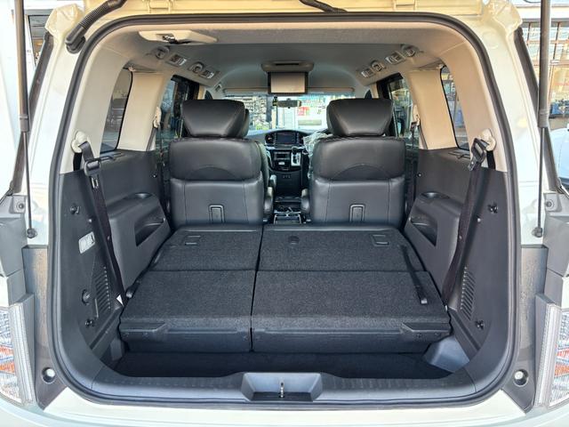 エルグランド ２５０ハイウェイスター　後期型　純正ナビ　フルセグ　走行中ＴＶ視聴可　バックカメラ　純正フリップダウンモニター　両側電動スライドドア　ハーフレザーシート　フロントスポイラーデイライト　オットマン　ドライブレコーダー前後（20枚目）